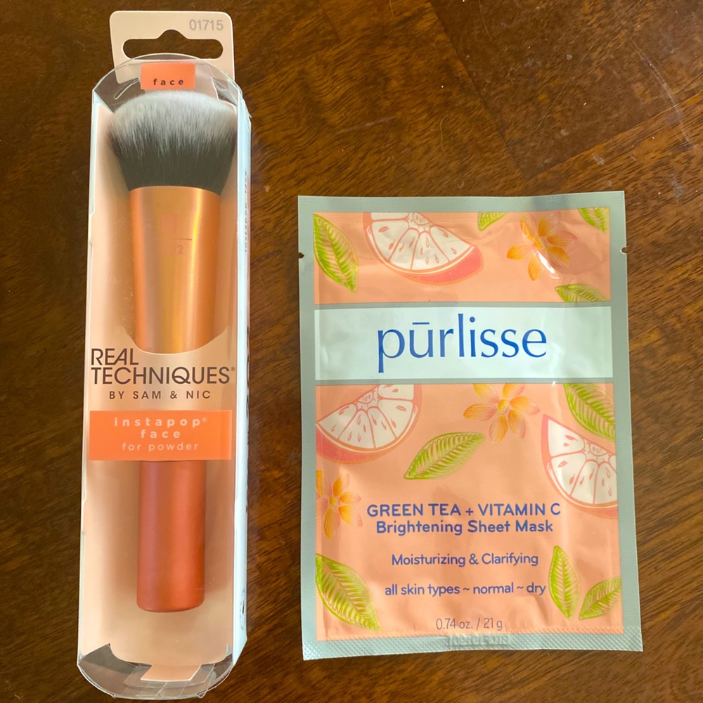 Real Techniques Instapop Powder Brush 202 + bonus!
